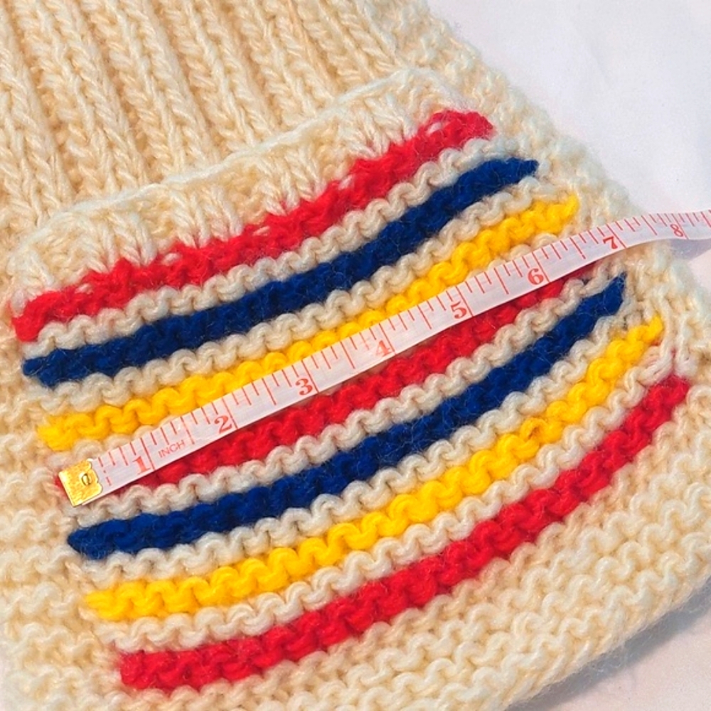 Vintage Scarf  Thick Cream Yarn .Pockets on the bottom for all your favorites. - Picture 4 of 6